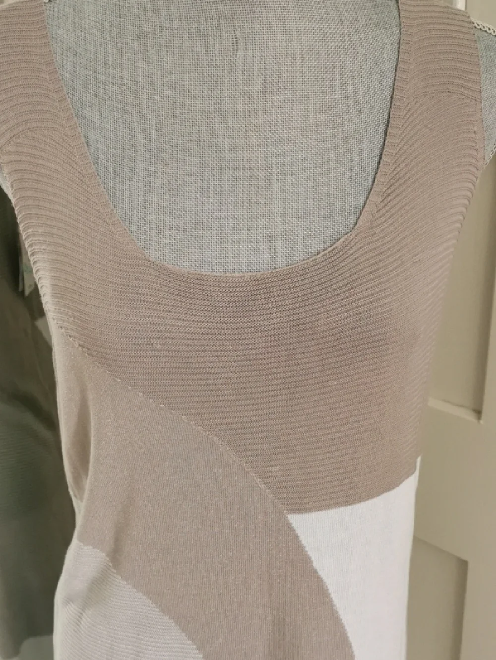 NWT Womens Bohochic Sleeveless Two Tone Beachy Colorblock Dress. Size M - Picture 2 of 6
